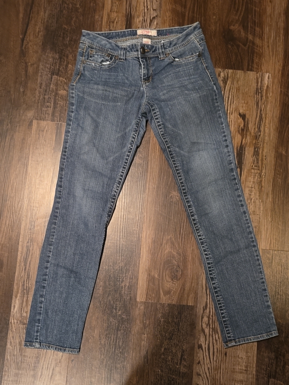 Candie's Distressed Skinny Jeans in Medium Blue Wash, sz 7